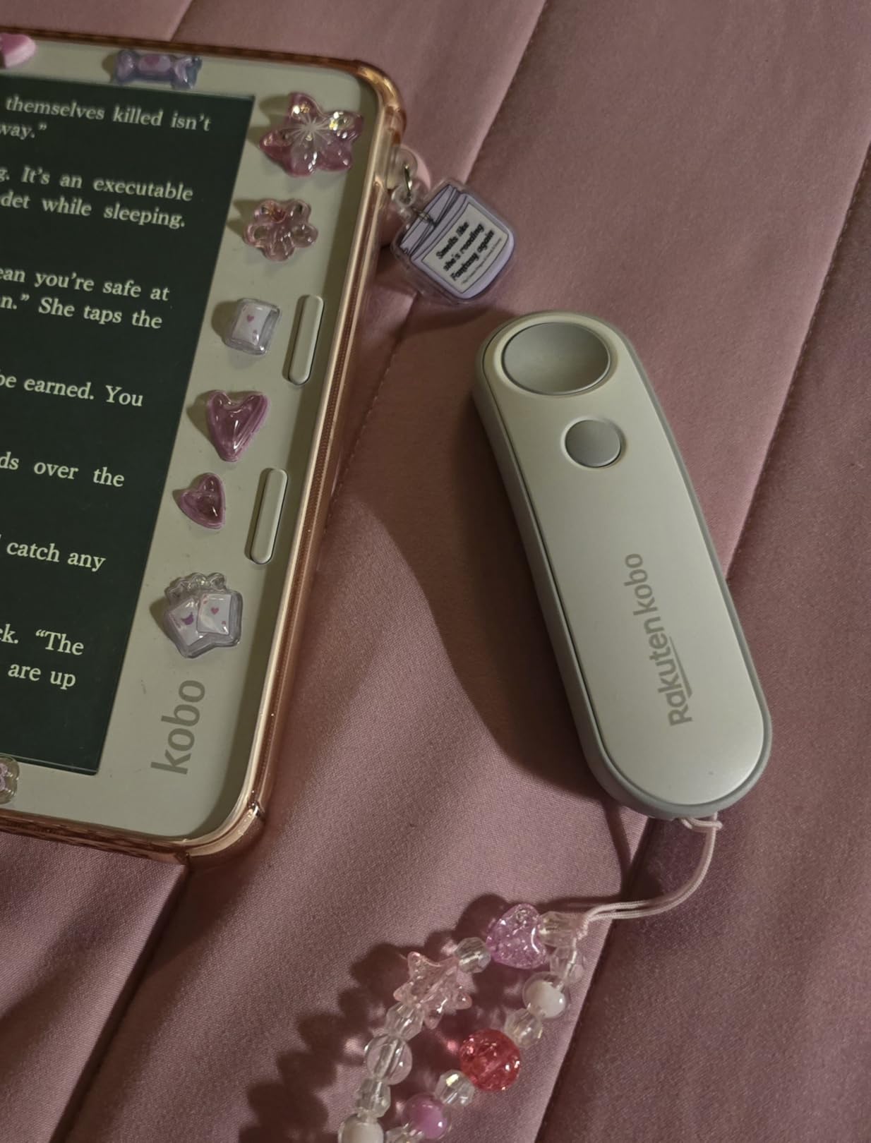 Kobo Remote, Page Turner for Kobo eReaders, White customer photo 1