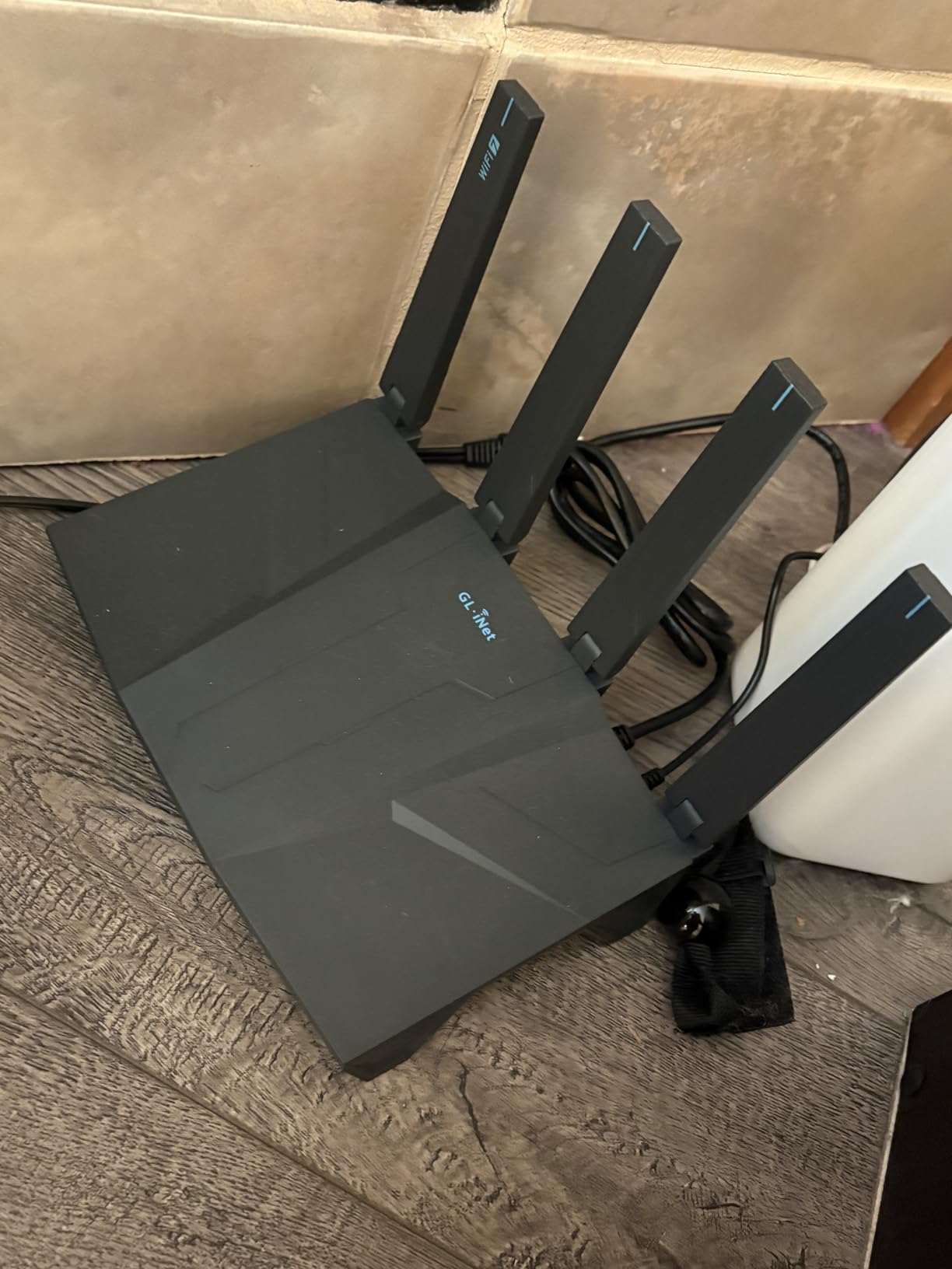 GL.iNet GL-BE6500 Flint 3e Wi-Fi 7 Router with VPN for Home and Gaming customer photo 2