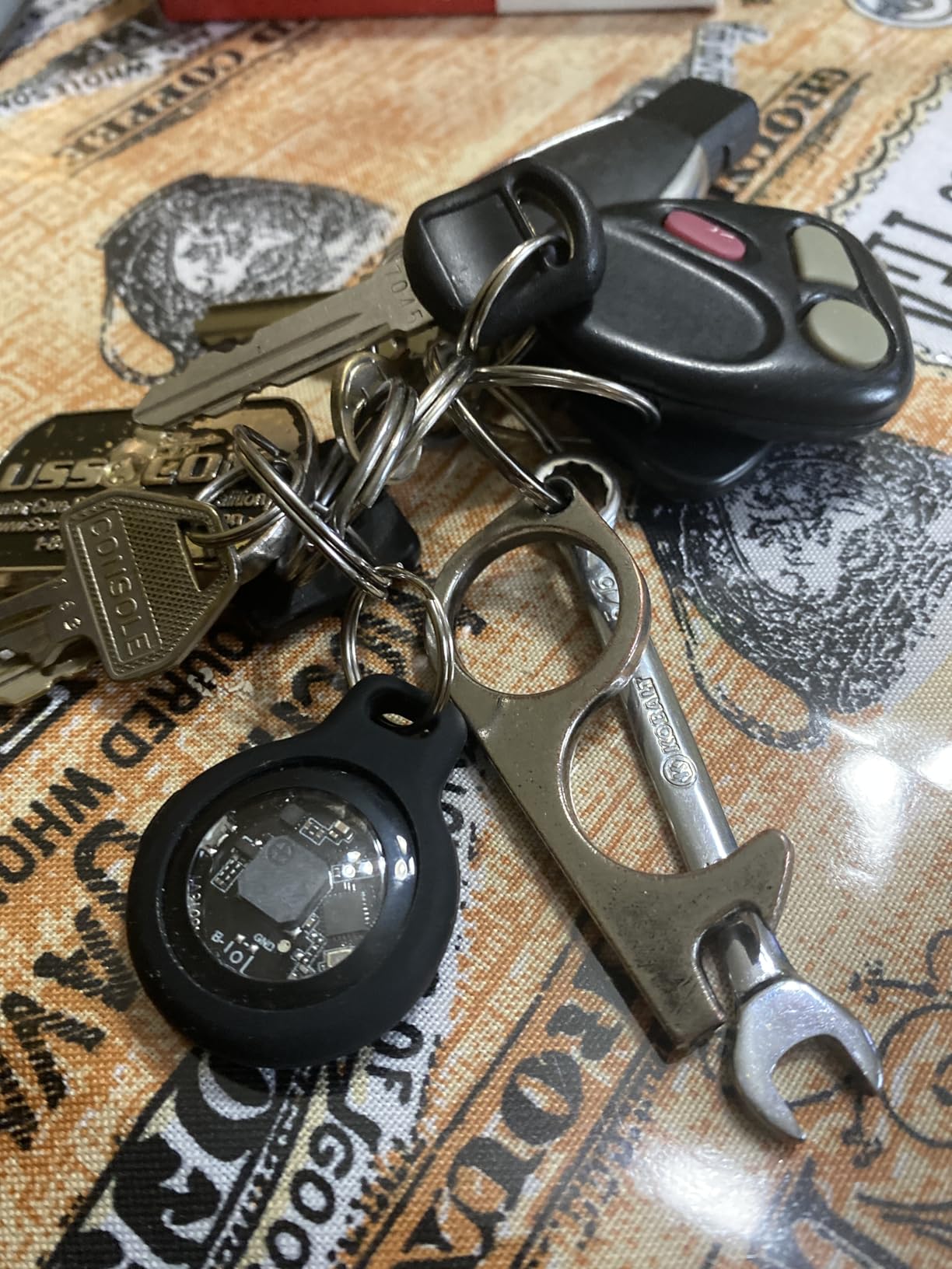 Air Tracker Tags-4 Pack (iOS Only), [Apple MFi Certified] Key Finder customer photo 1