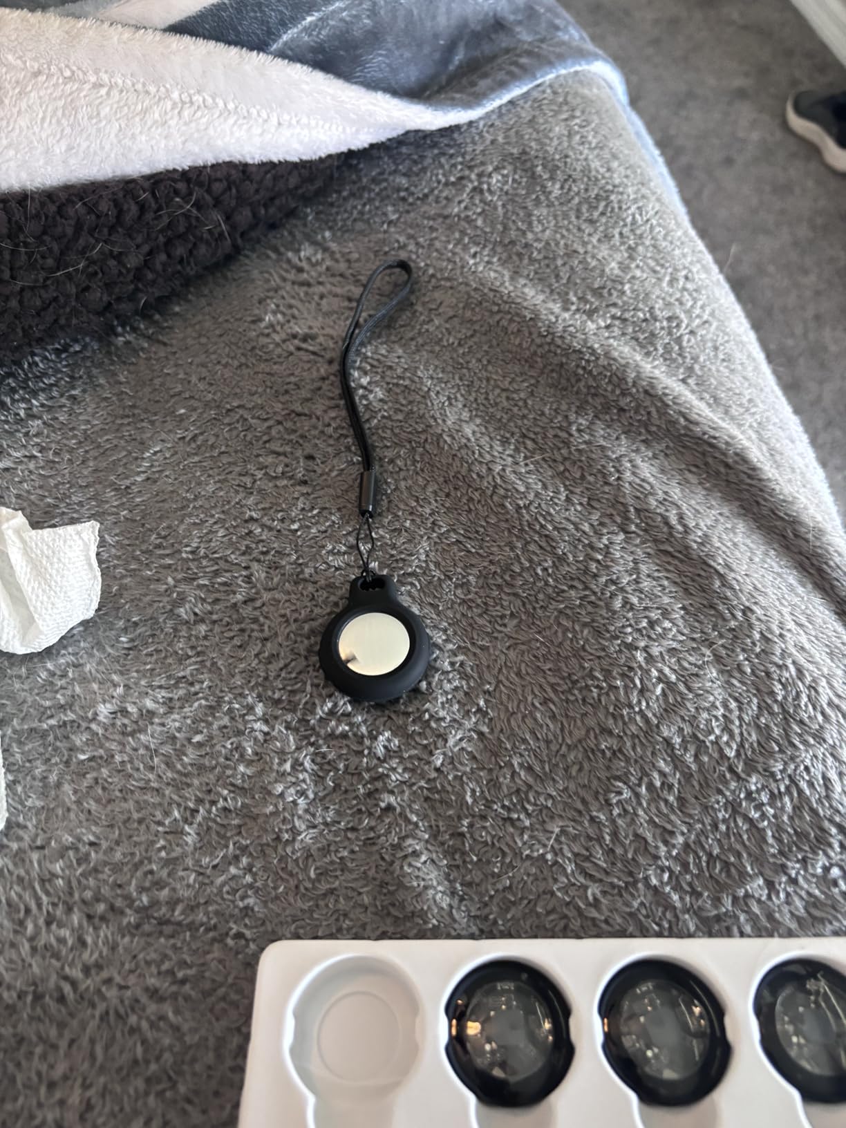 Air Tracker Tags-4 Pack (iOS Only), [Apple MFi Certified] Key Finder customer photo 2