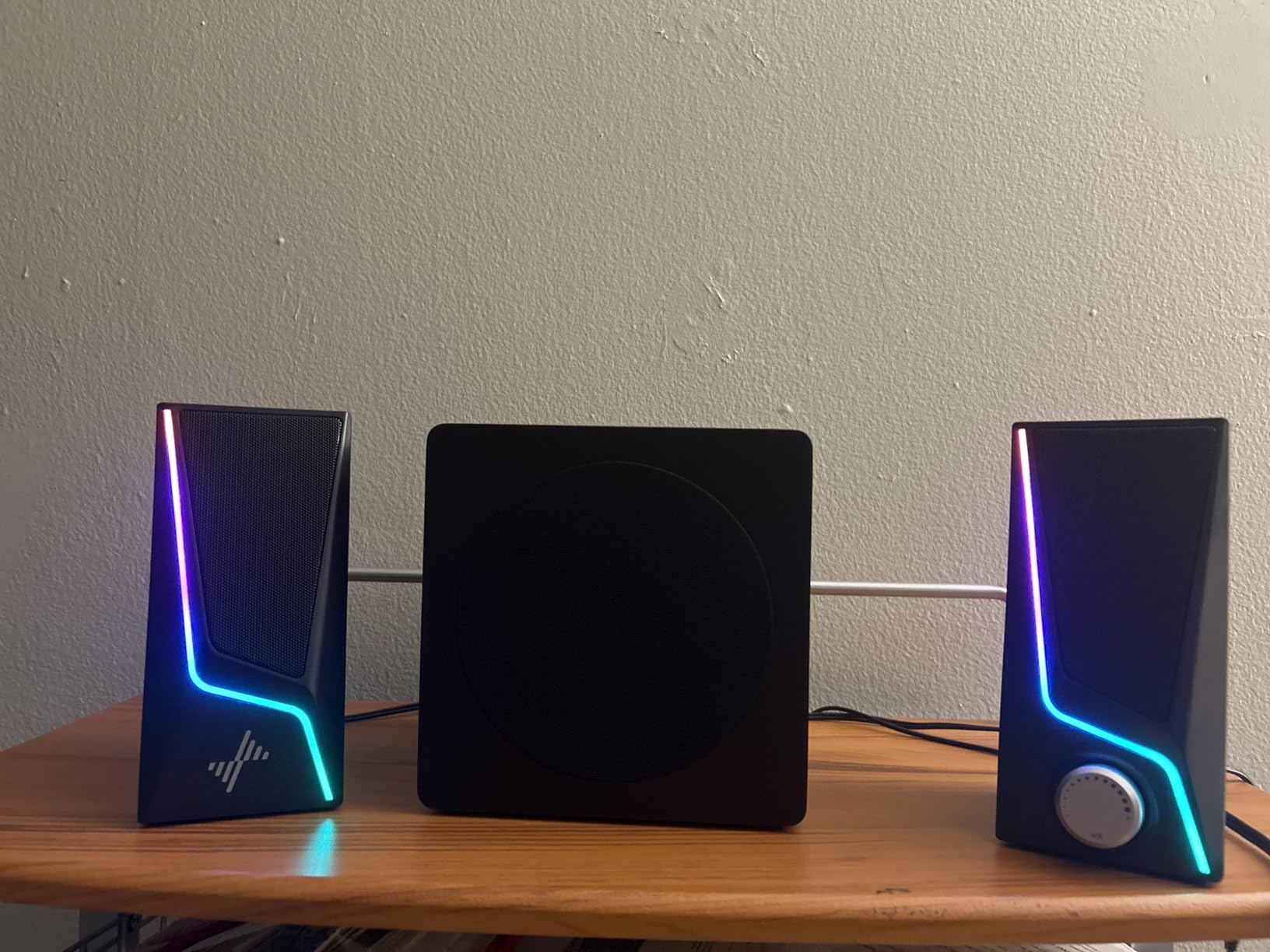 Nylavee Computer Speakers with Subwoofer, 2.1 PC Speakers, Bluetooth 5.4 customer photo 1