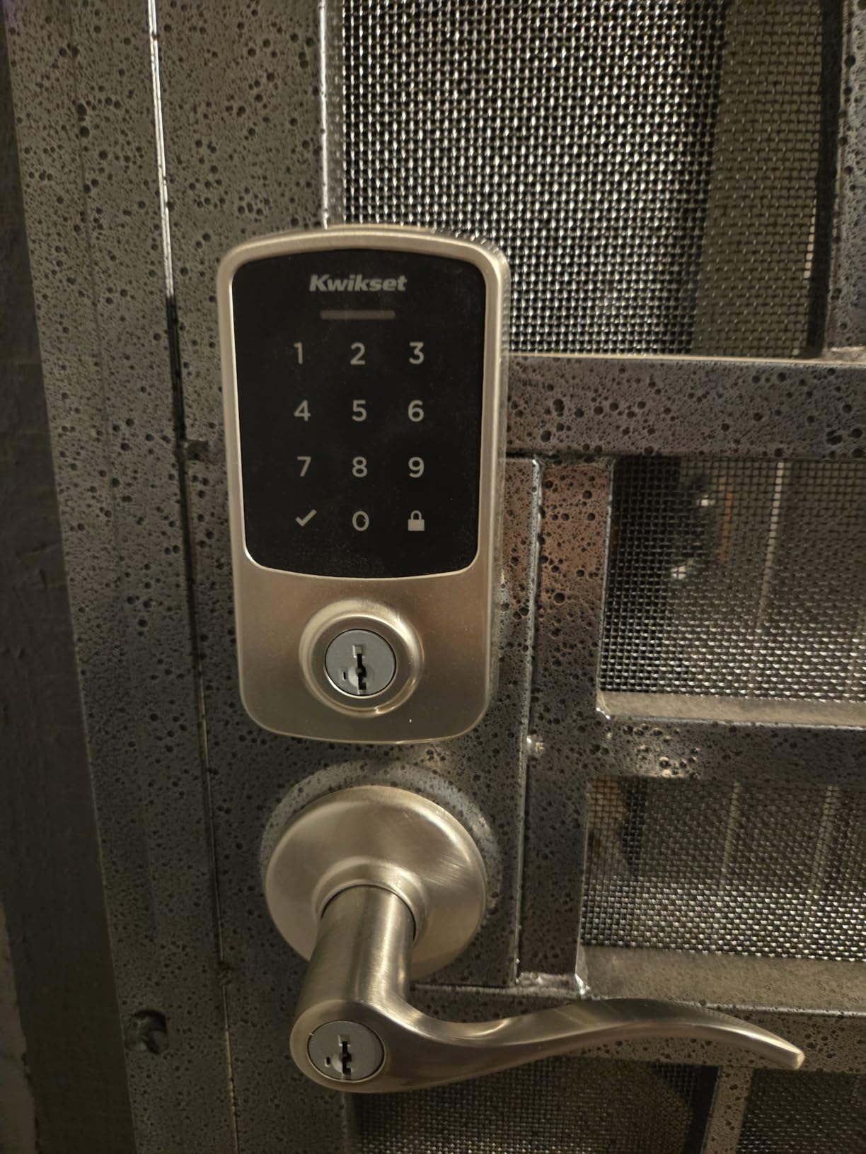 Kwikset Aura Reach Smart Lock Matter Over Thread and Bluetooth Enabled Keyless Entry Door Lock Deadbolt, BHMA Certified, Proximity Wakeup, Geofence Auto-Unlock Satin Nickel customer photo 2