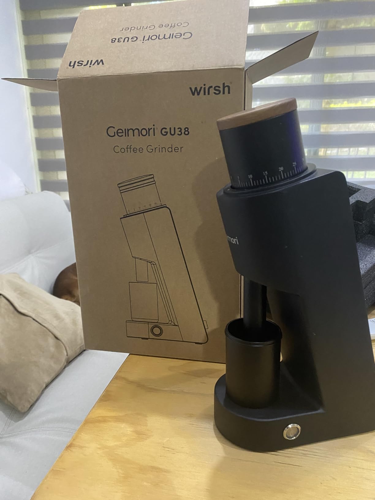Single Dose Coffee Grinder,Wirsh Geimori GU38 Coffee Grinder with 38mm 6-Core Stainless Steel Conical Burr, 0.02mm Stepless Adjustment, Low Retention Espresso Grinder with Magnetic Dosing Cup,White customer photo 1