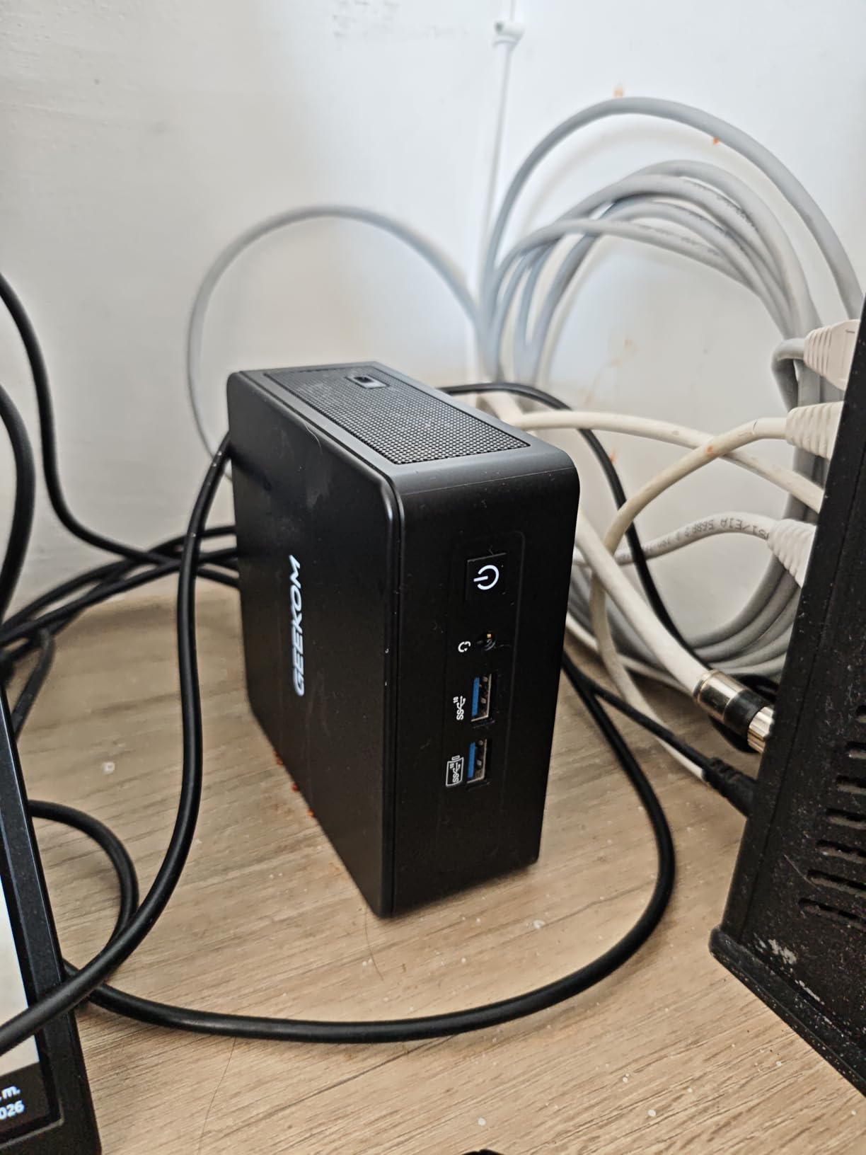 GEEKOM IT13 MAX AI Mini PC, Intel Ultra 9 185H (65W), DDR5 16GB 1TB SSD customer photo 2