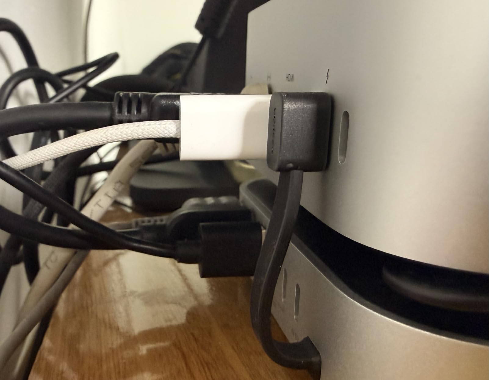 UGREEN Mac mini M4 Dock & Stand with NVMe SSD Enclosure customer photo 1