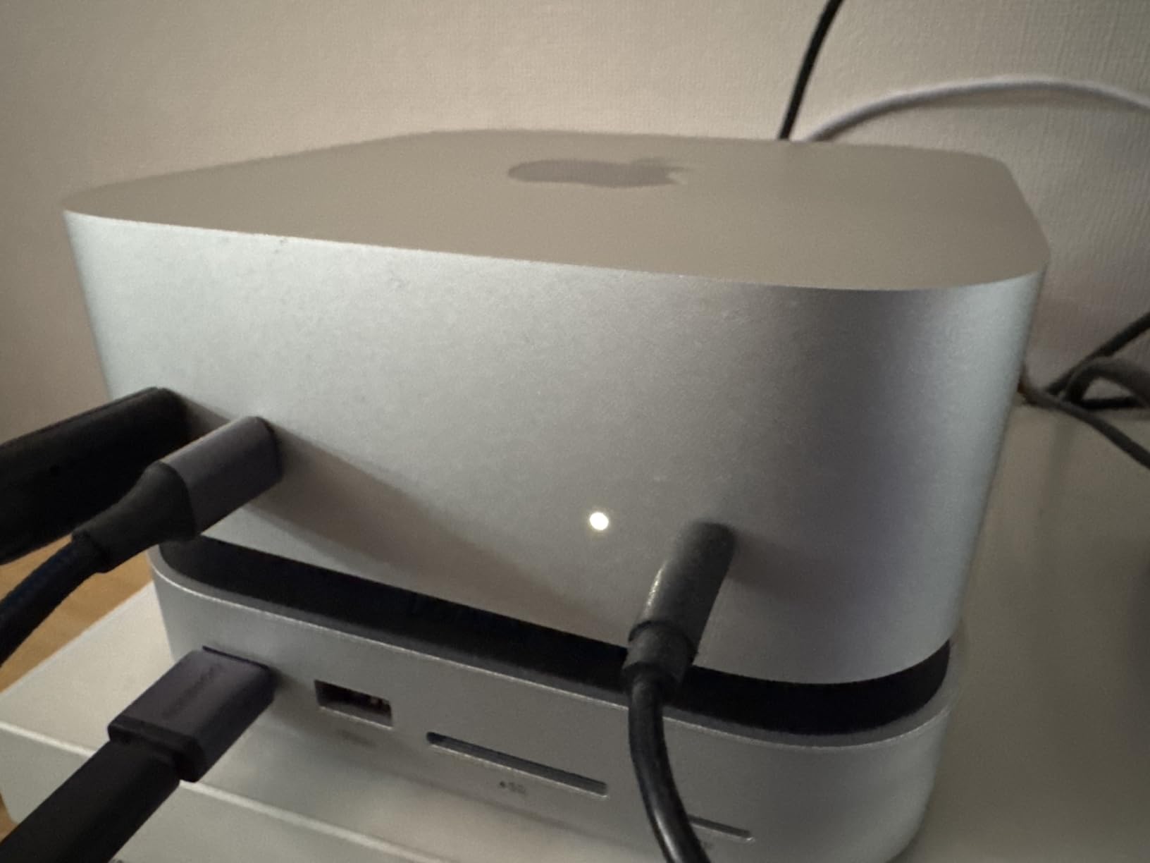 UGREEN Mac mini M4 Dock & Stand with NVMe SSD Enclosure customer photo 2