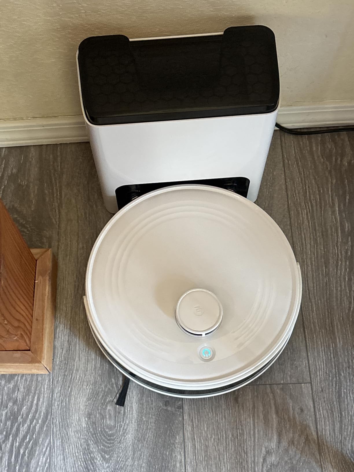 Lefant Robot Vacuum and Mop Combo,75-Days Self-Emptying,6000Pa Powerful Scution,Multi-Floor Mapping, No-Go Zones,140 Min Runtime,2.4G/5G WiFi/Alexa/APP/iWatch, M2 Plus Black customer photo 2