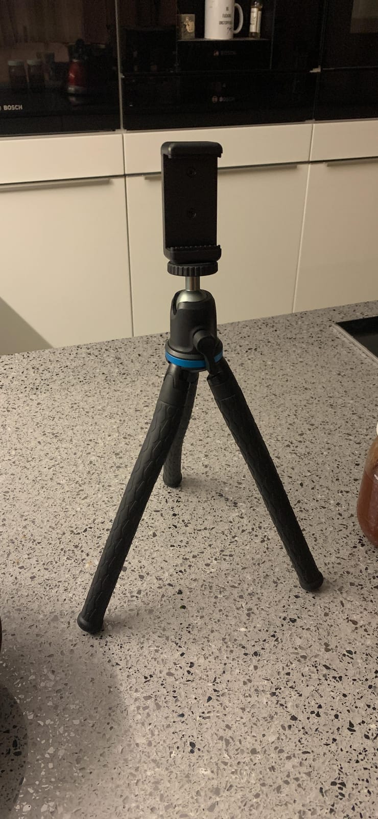 APEXEL 50x High-Definition Telephoto Lens for iPhone & Android – for Wildlife, Moon, Landscapes & Target Viewing – Includes Universal Phone Clip & Tripod customer photo 2