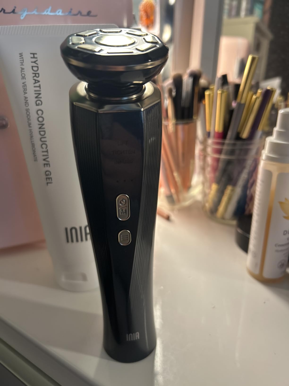 INIA FLARE 3-in-1 Microcurrent Facial Device Red Light Therapy for Face customer photo 2