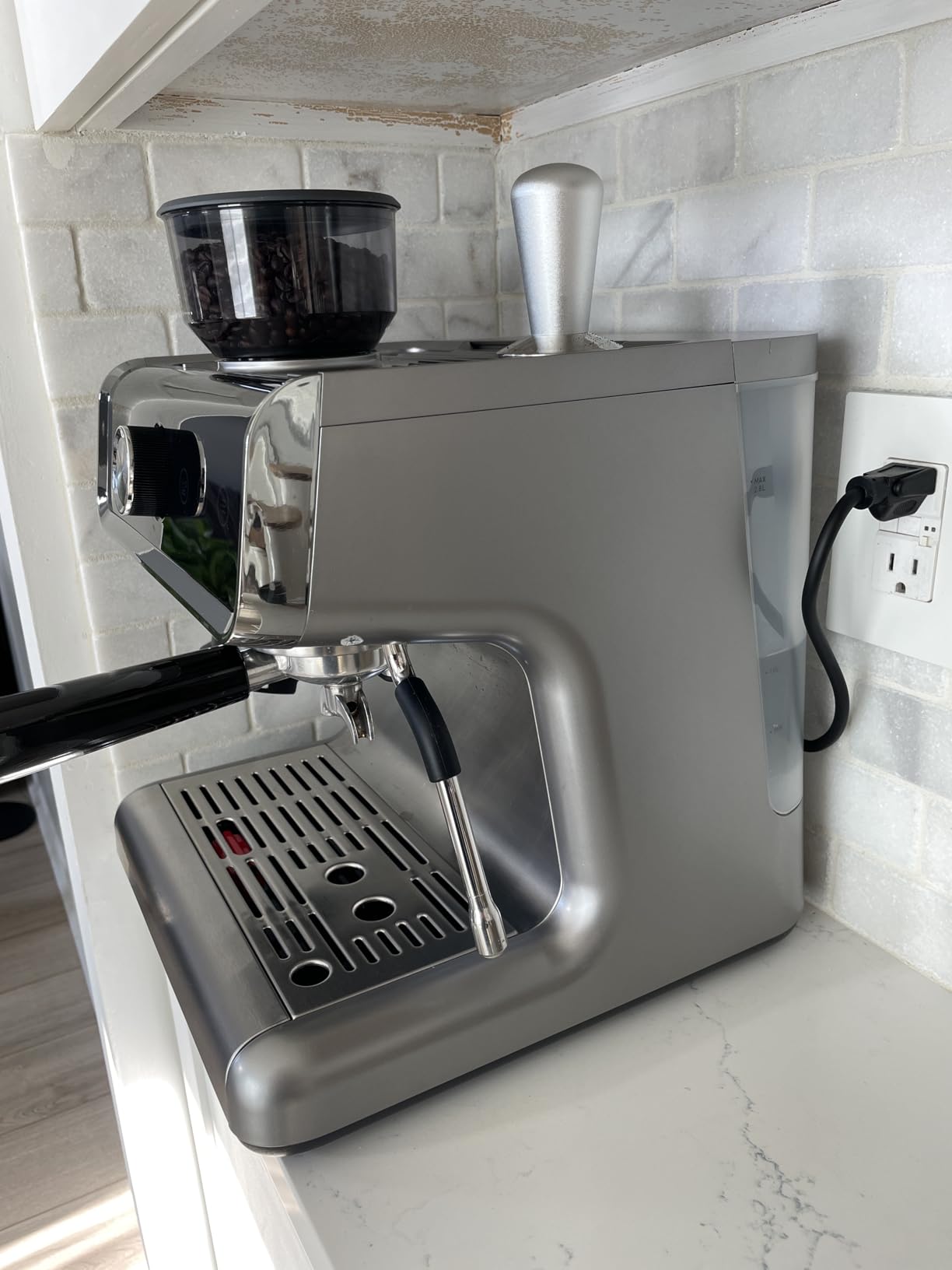 EUHOMY Automatic Espresso Machine with Built-in Grinder and Milk Frother customer photo 2
