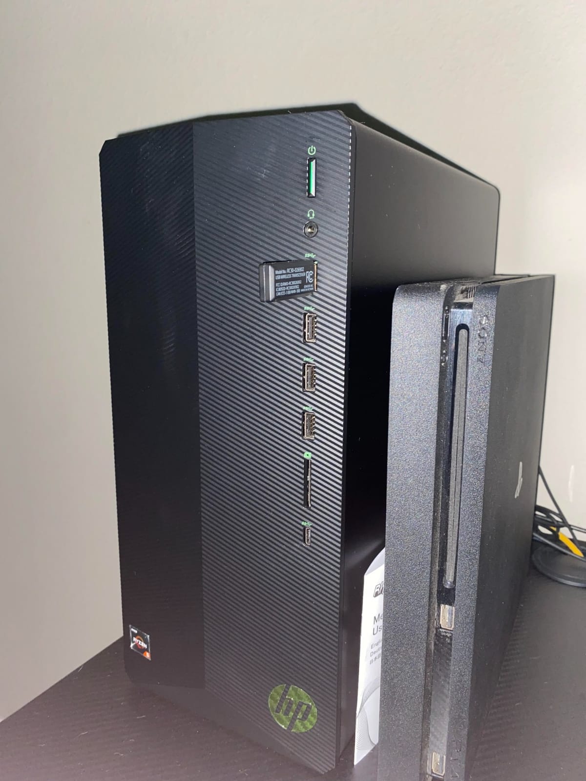 HP Gaming PC OMEN Desktop, Intel Core i7-14700F, 32GB RAM, 1TB PCIe SSD customer photo 1
