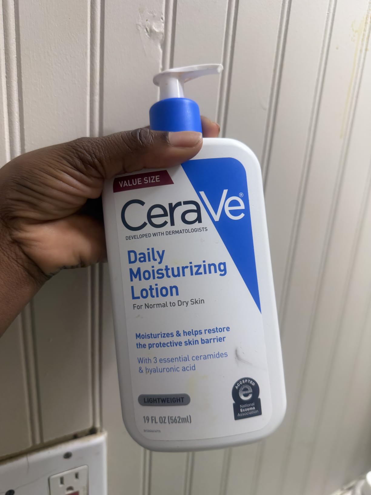CeraVe Daily Moisturizing Lotion, Face and Body Lotion, Skin care, 12oz customer photo 1