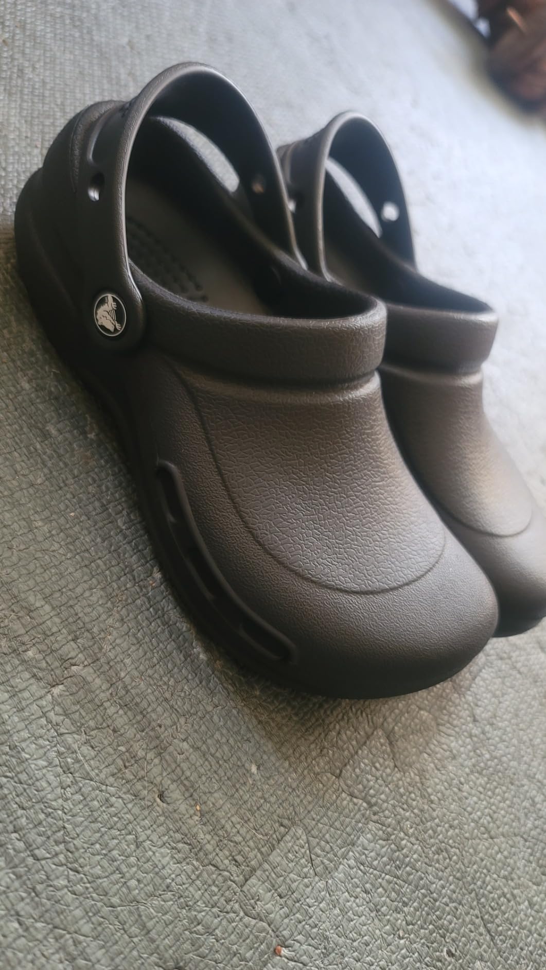 Crocs Unisex-Adult Bistro Work Clogs, Enclosed Toe, Slip Resistant Shoes customer photo 1