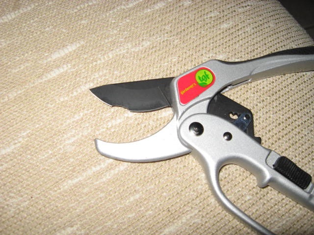 The Gardener's Friend Heavy Duty Ratchet Pruning Shears, Anvil customer photo 1