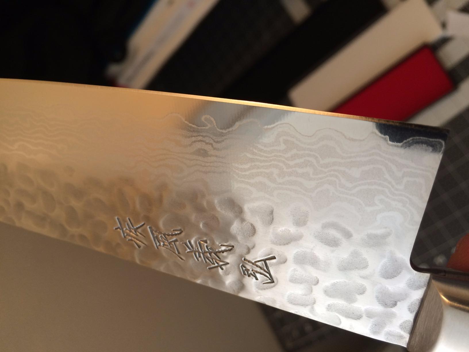 Yoshihiro VG10 16 Layer Hammered Damascus Gyuto Japanese Chefs Knife (8.25'' (210mm)) customer photo 1