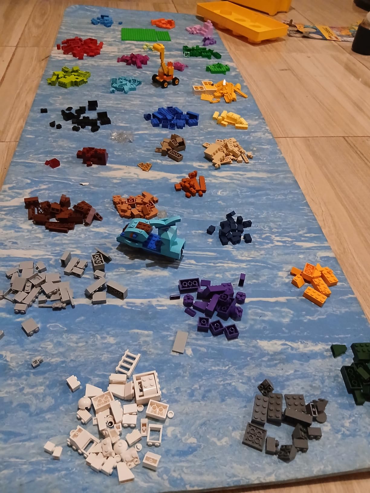 LEGO Classic Large Creative Brick Box 10698 customer photo 1