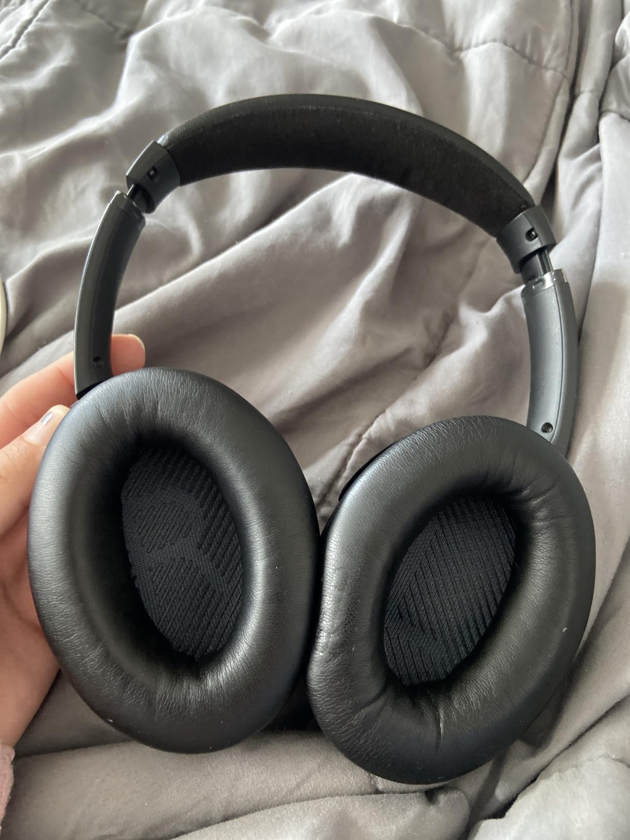 Bose SoundLink Around Ear Wireless Headphones II - Black customer photo 1