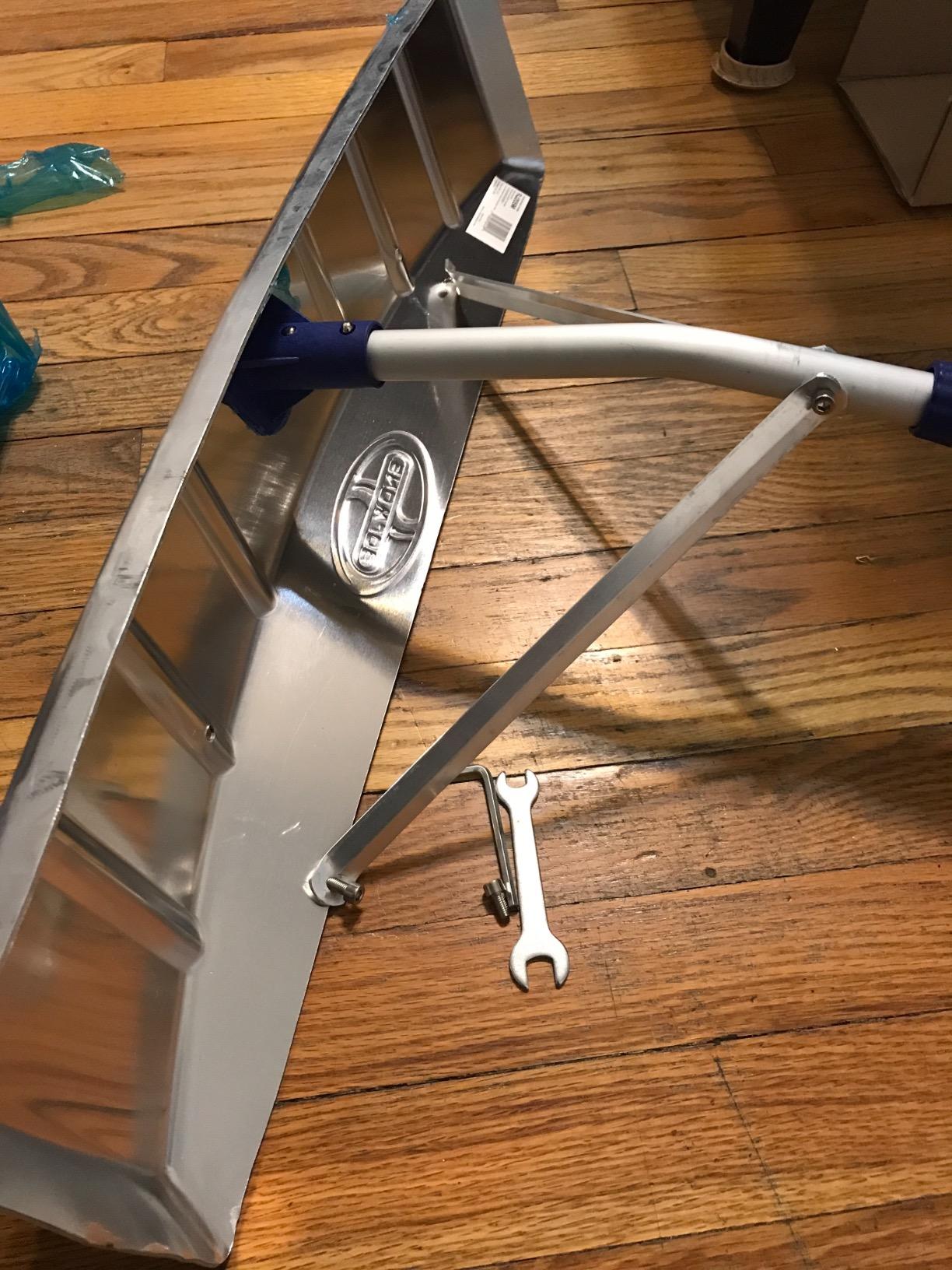 Snow Joe RJ205M Twist-N-Lock Telescoping Snow Shovel Aluminum Roof Rake, 21' customer photo 2