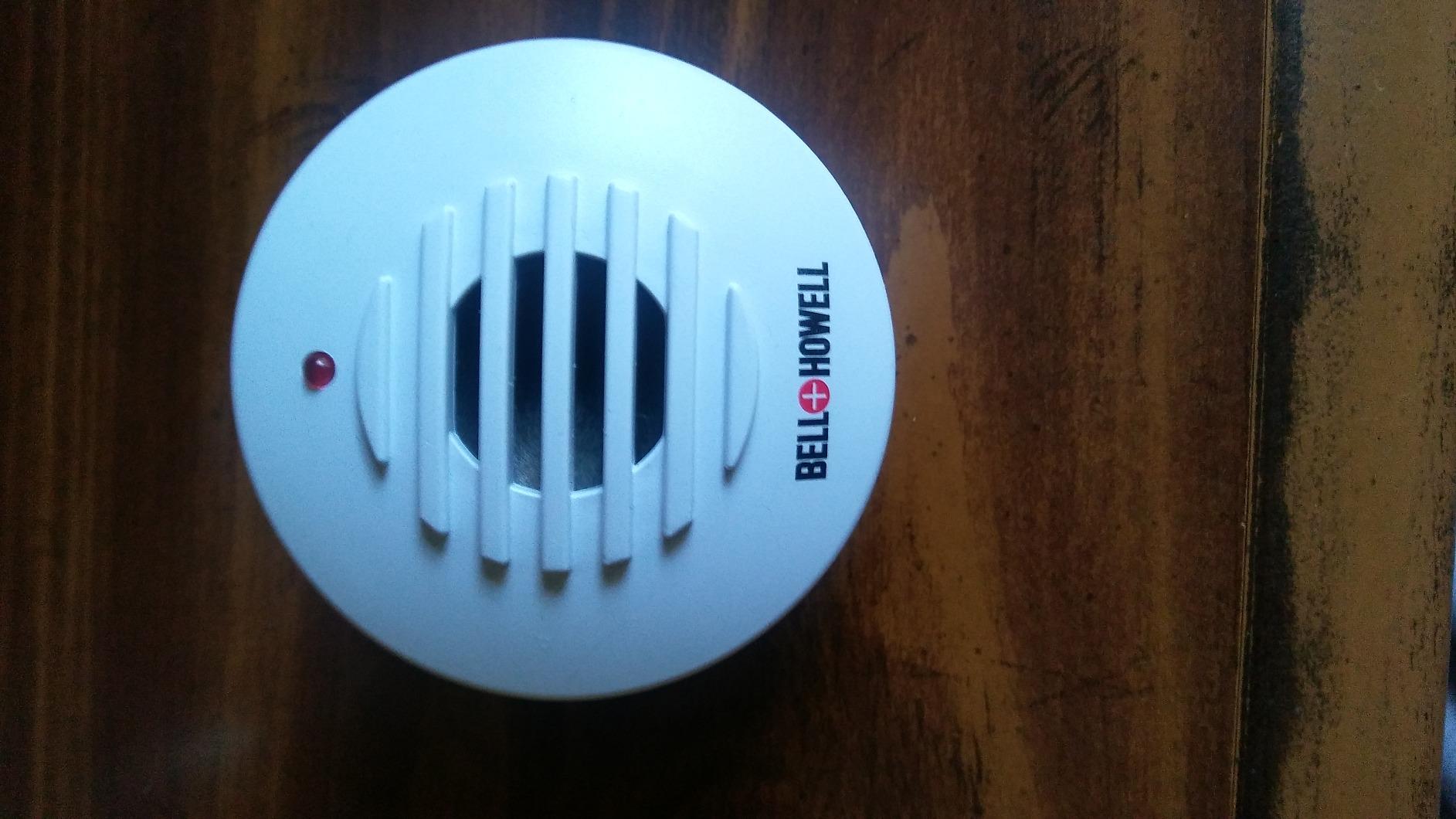 The Bell and Howell Ultrasonic Pest Repeller plug in device Complete Kit 6 Pack, Effectively Aids to repel mice, bugs, Rats, Rodents, Mosquitos, roaches, Spiders and Ants Chemical, odor and sound free customer photo 2