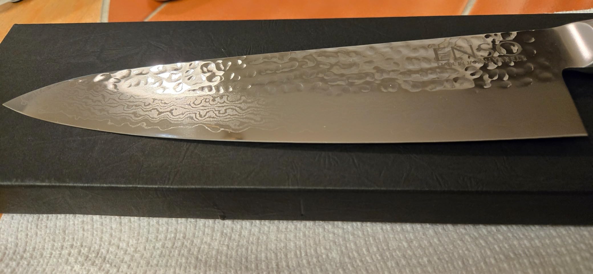 Enso Chef's Knife - Made in Japan - HD Series - VG10 Hammered Damascus Stainless Steel Gyuto - 8