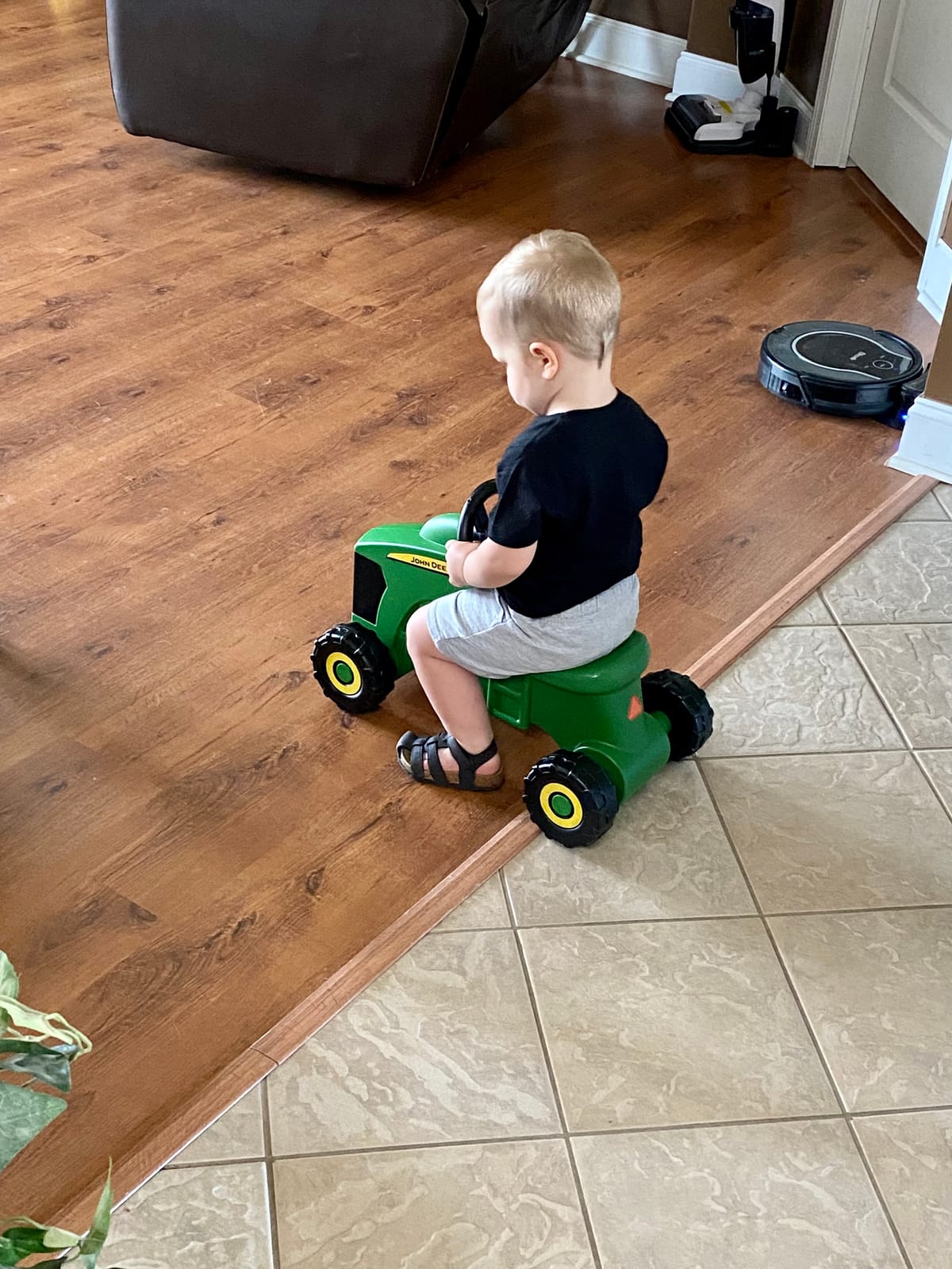 John Deere Ride On Toys Sit 'N Scoot Activity Tractor for Kids Ages 18 Months and Up, Green customer photo 1