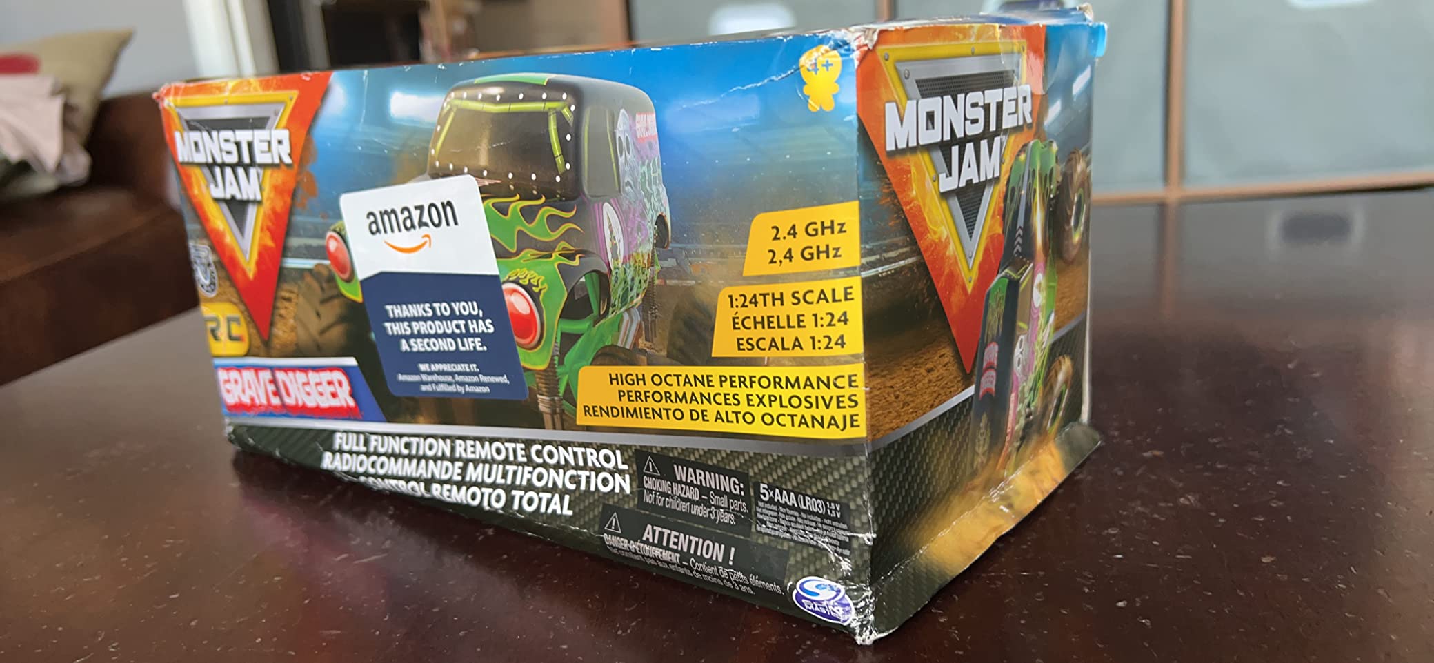 Monster Jam Official Grave Digger Remote Control Monster Truck, 1:24 Scale, 2.4 GHz, for Ages 4 and Up customer photo 2