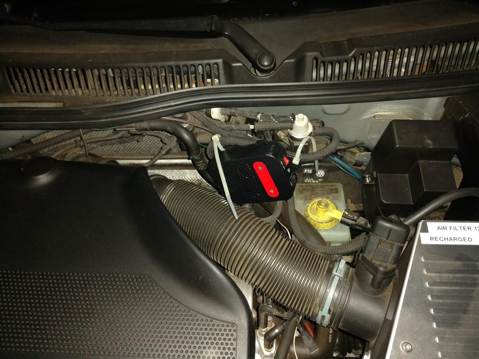 Angveirt Battery Operated Ultrasonic Rodent Repellent for Cars & Garages customer photo 2