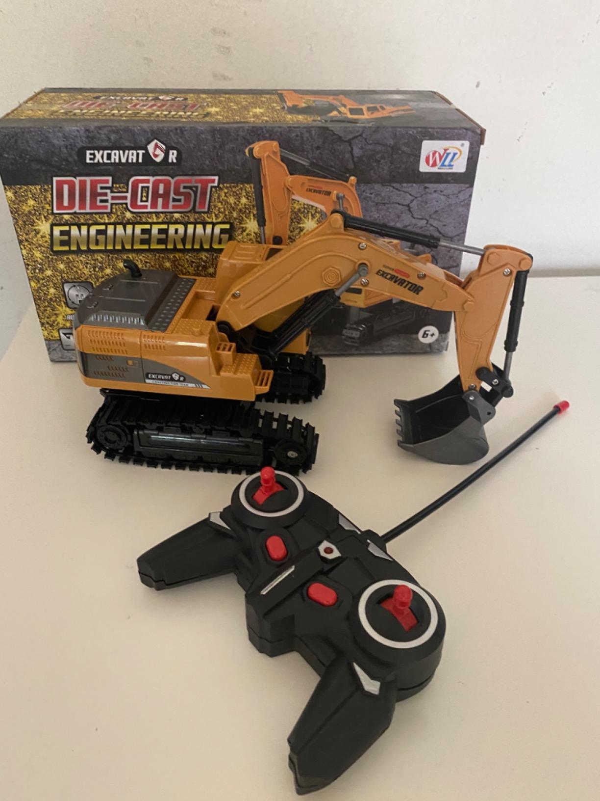 Remote Control Excavator, Beach Excavator Sand Toy Gift for Boys Age 3-7 customer photo 1