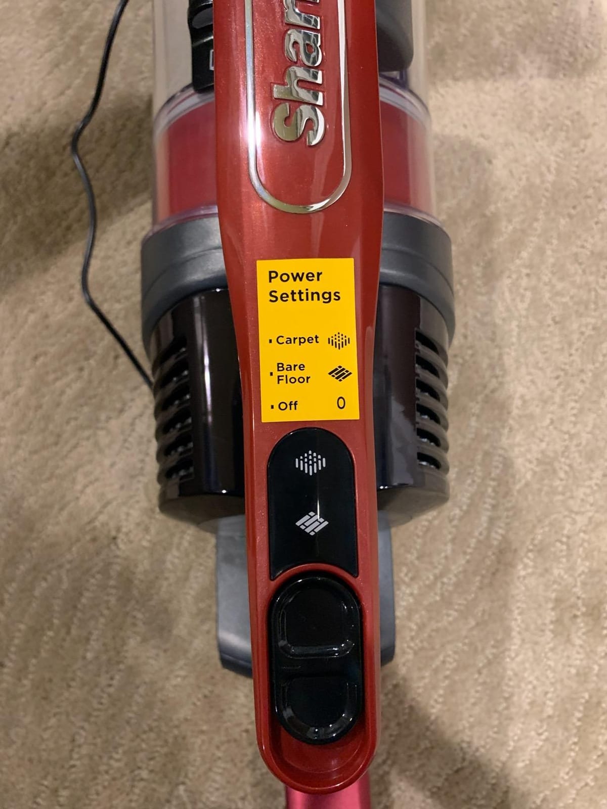Shark Cordless Vacuum Cleaner, Red, IZ362H customer photo 2