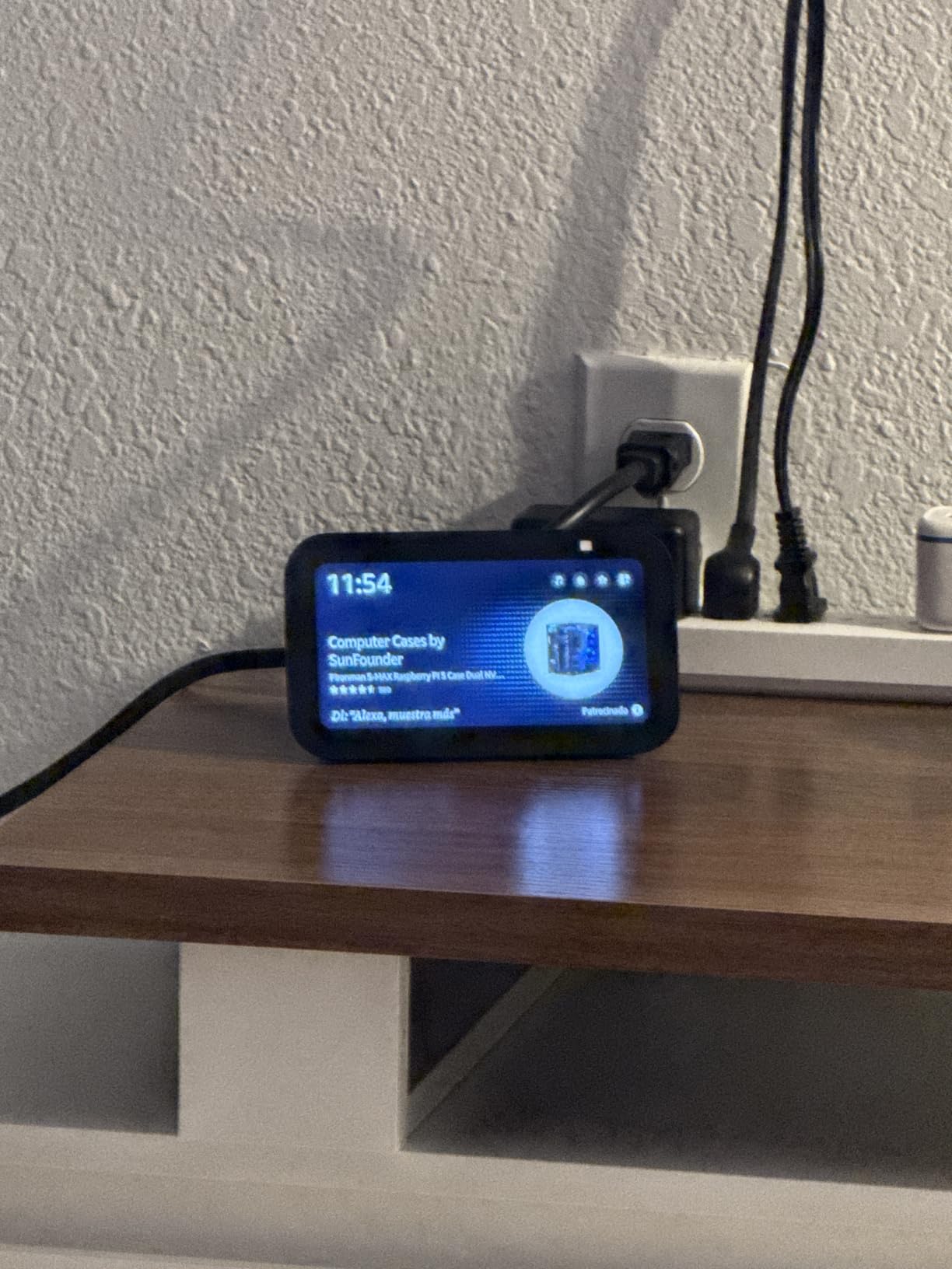 Amazon Echo Show 5 (newest model), Smart display, Designed for Alexa+, 2x the bass and clearer sound, Glacier White customer photo 1