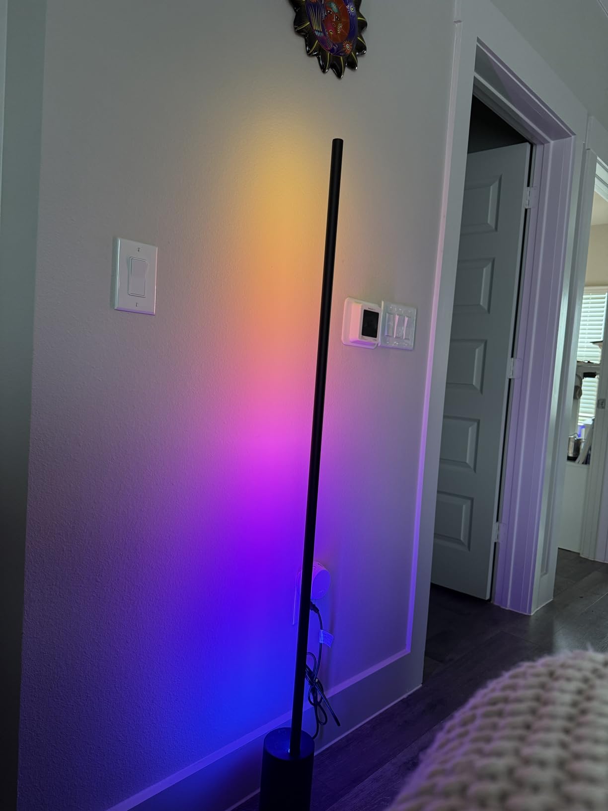 Philips Hue Signe Smart Color Changing Floor Lamp, 1-Pack, Black customer photo 2