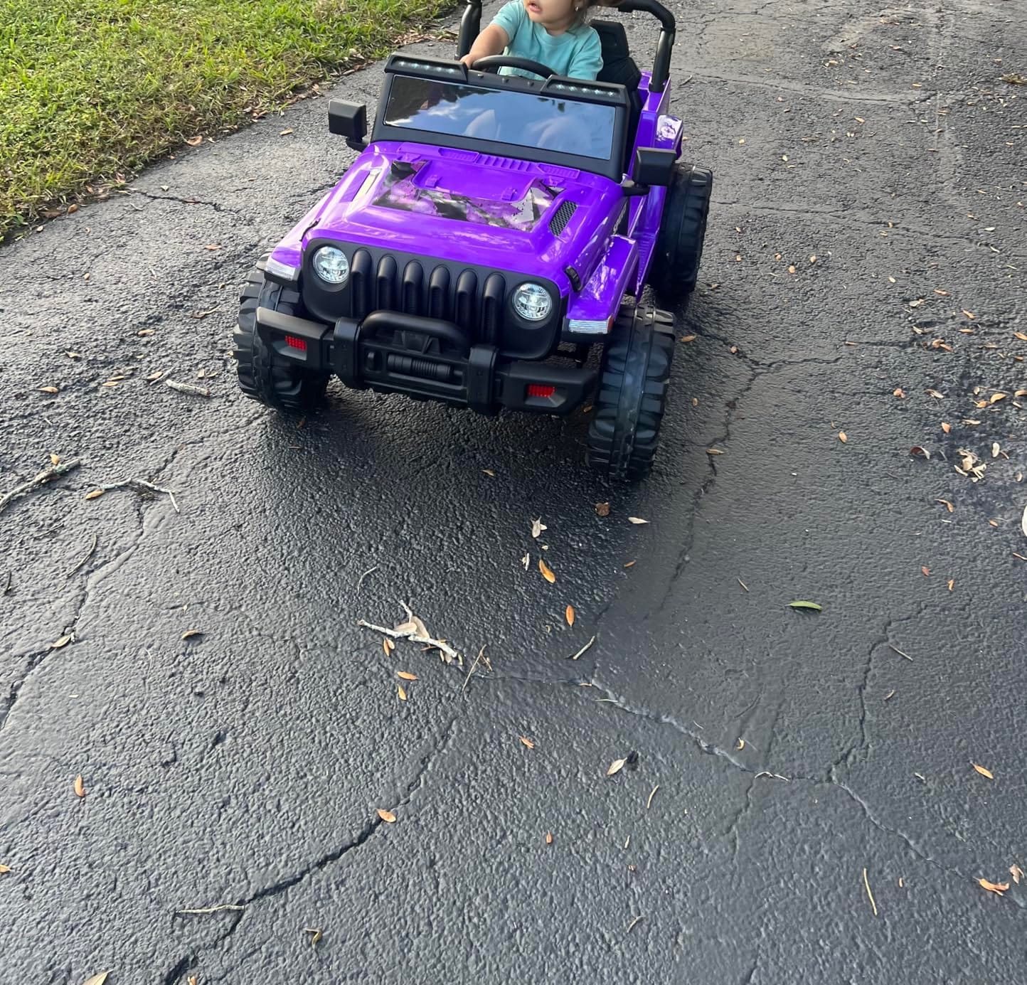 INFANS Ride on Truck, 12V Kids Electric Vehicle Toy, Parent Remote Control customer photo 1