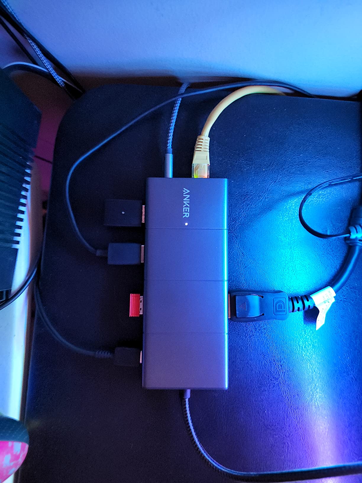 Anker USB-C Hub, 11-in-1 Docking Station Dual Monitor with 4K HDMI and DP customer photo 1