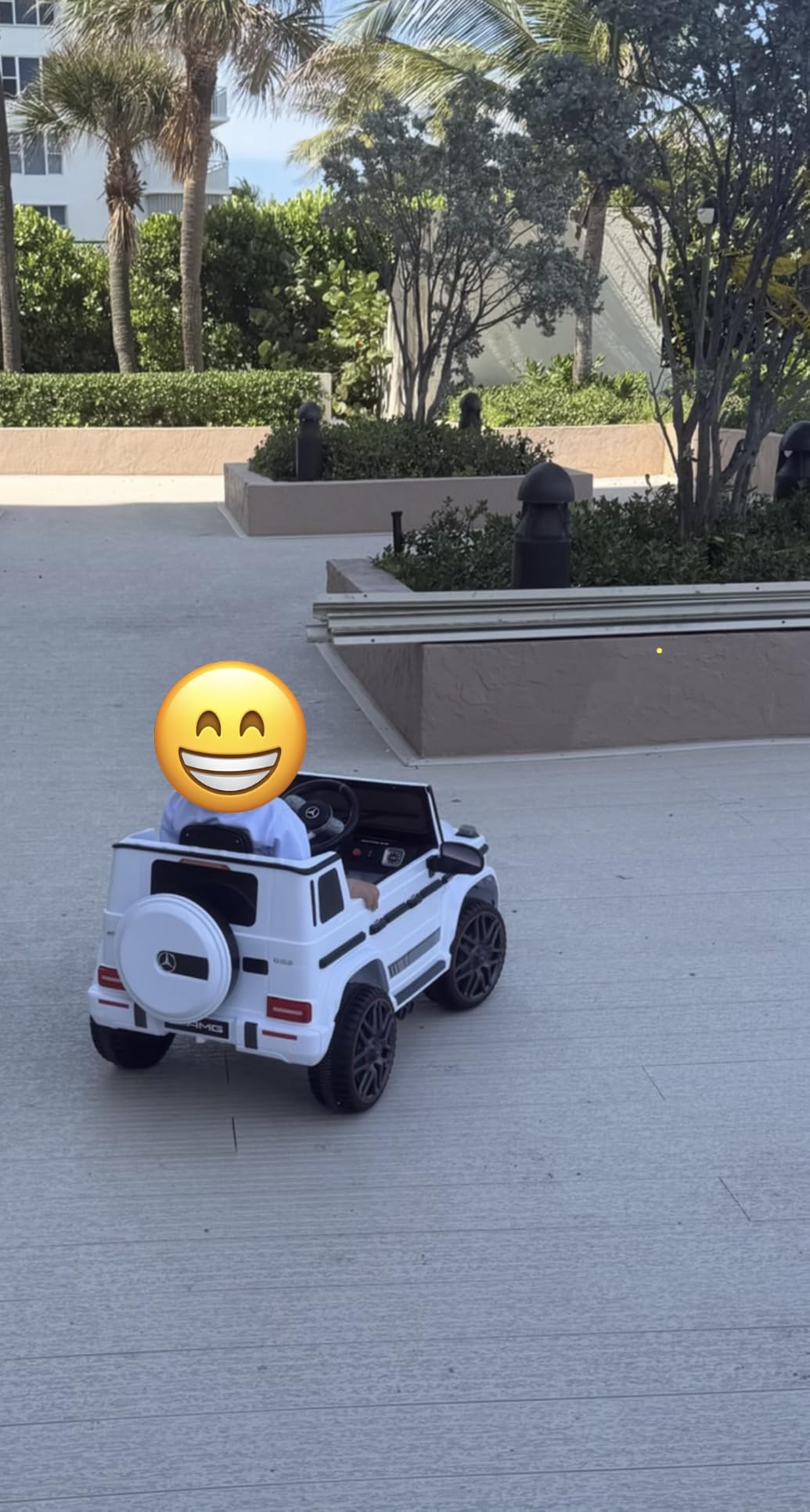 ANPABO 12V 7AH Licensed Mercedes-Benz G63 Electric Car for Kids, White customer photo 1