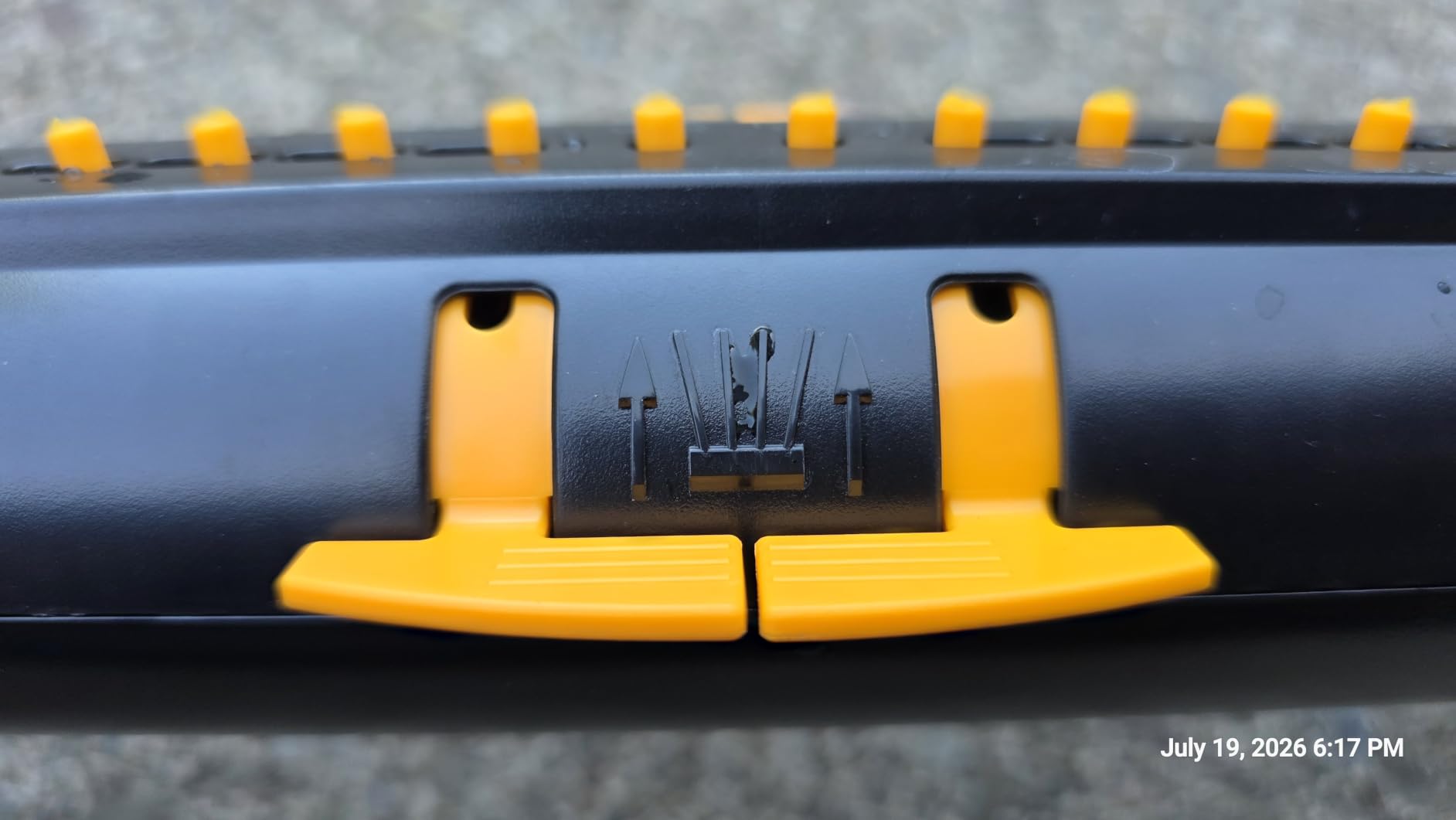 Melnor XT Oscillating Sprinkler, 4500 Sq Ft: Flow, Width & Range Adjust customer photo 1