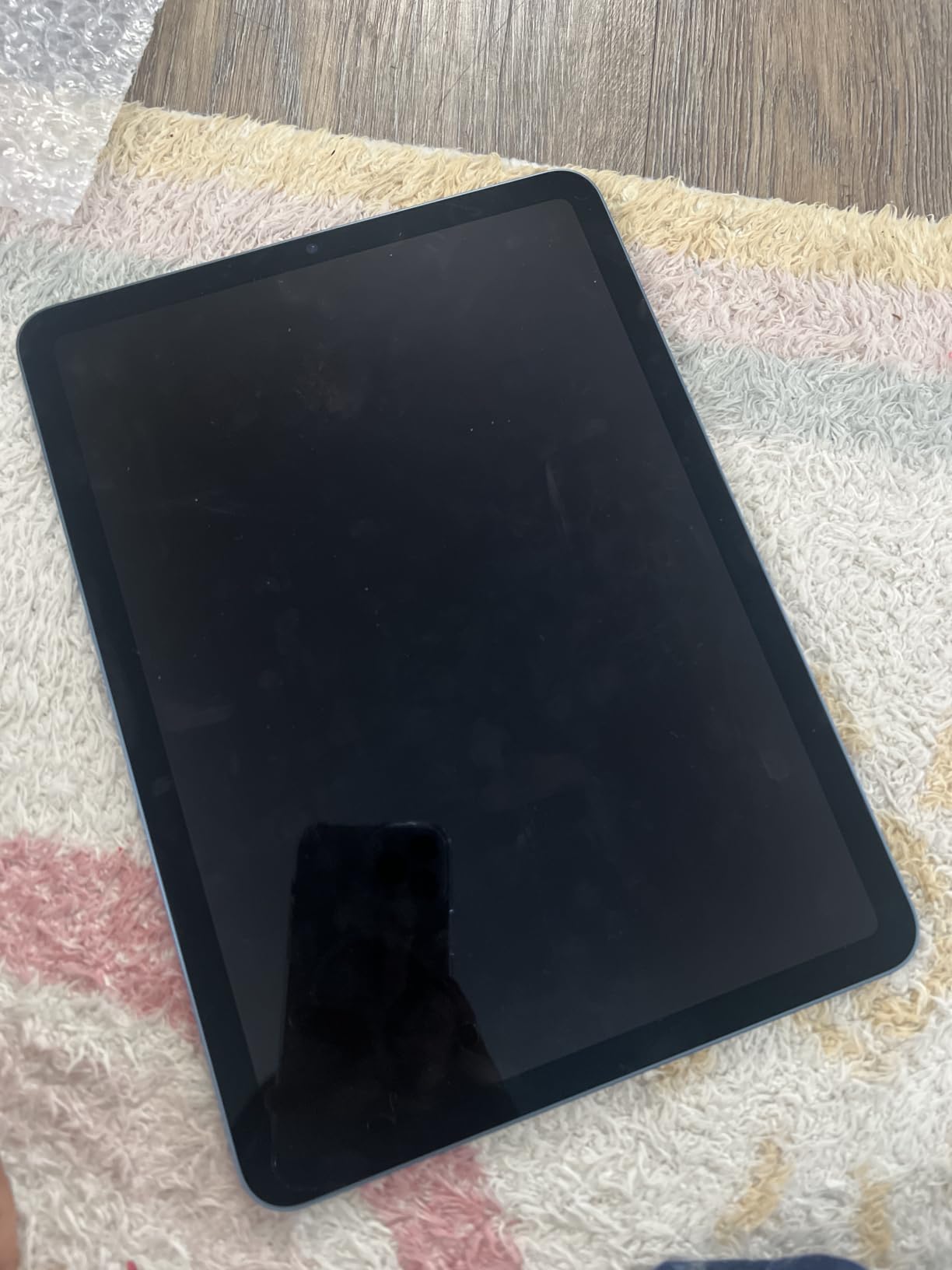 Apple 2022 iPad Air (10.9-inch, Wi-Fi, 64GB) - Starlight (Renewed) customer photo 1