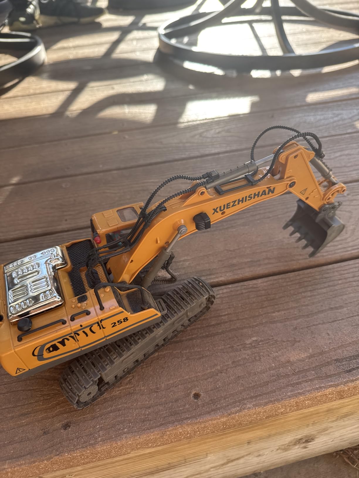 KidsFaves Remote Control Excavator Toys for Boys Realistic Metal Bucket customer photo 2