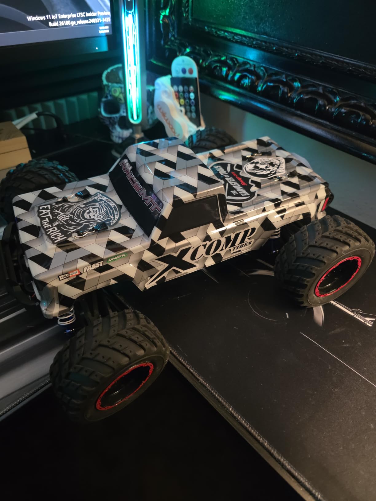 HAIBOXING 903A, 1/12 Scale Brushless RC Cars, 4X4 Off-Road RC Monster Truck customer photo 1