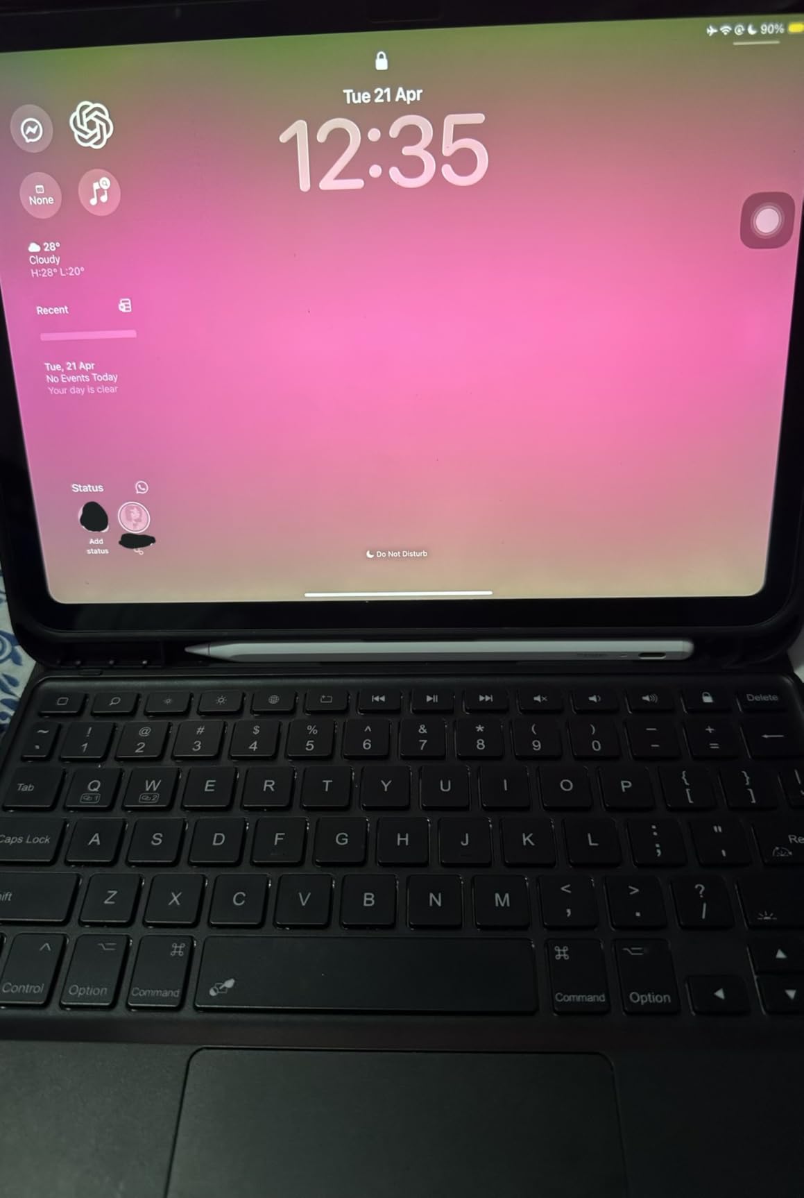 CHESONA Compatible for iPad 11th(A16)/10th Generation Case with Keyboard customer photo 1