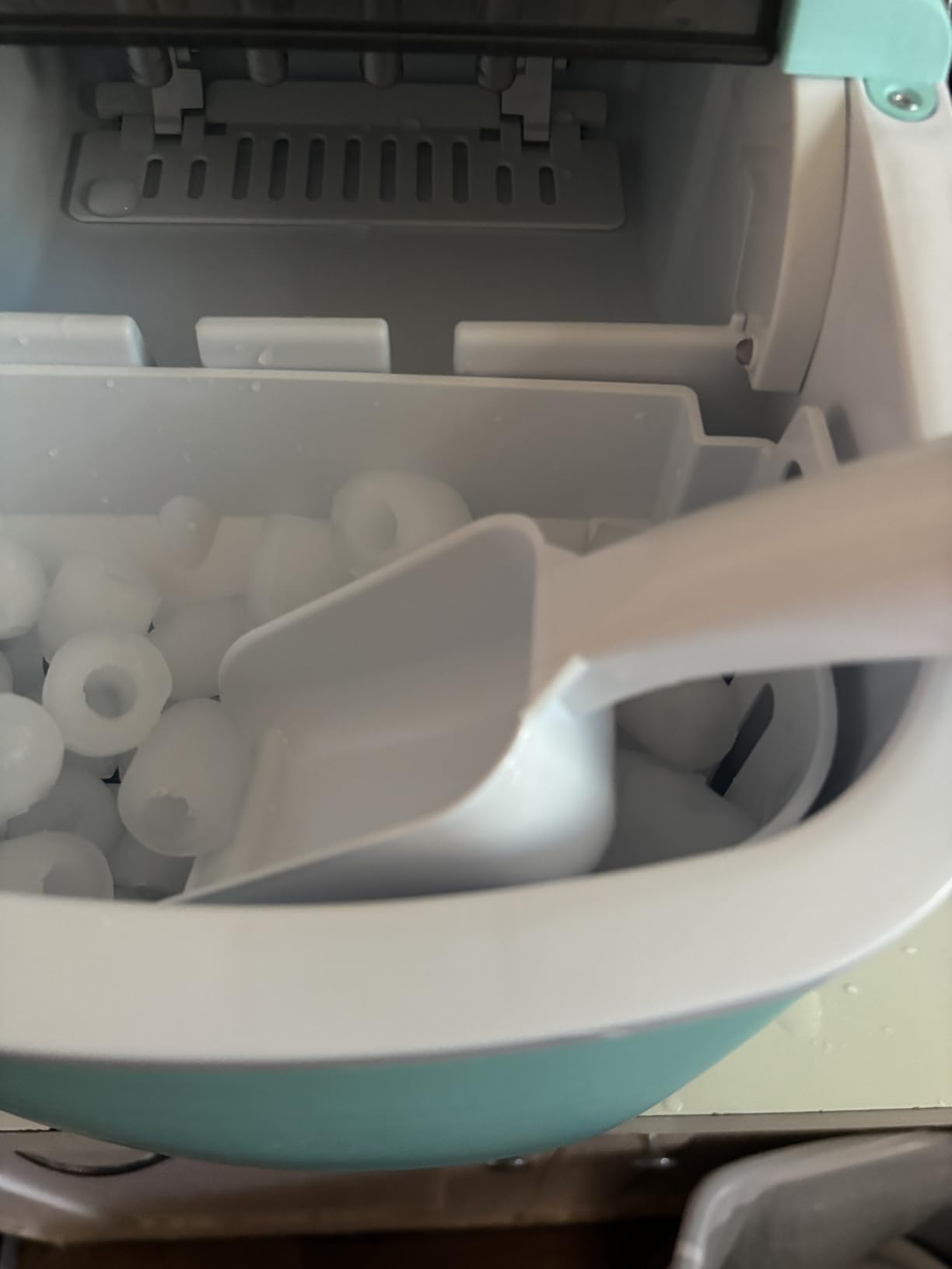 Crzoe Countertop Ice Maker,26Lbs/24H, 2 Sizes of Ice, Self-Cleaning,Grey customer photo 2