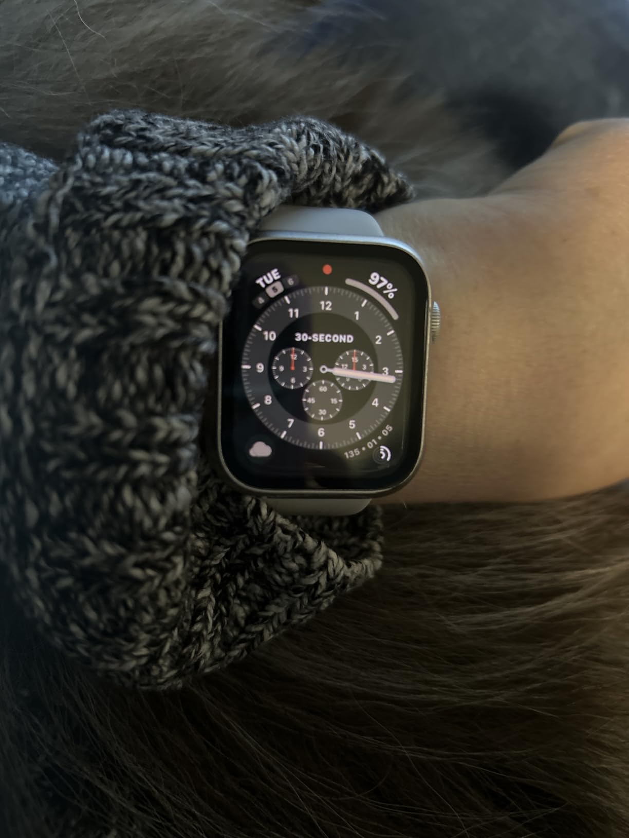 Apple Watch Series 8 [GPS, 41mm] - Starlight Aluminum Case with Starlight Sport Band, S/M (Renewed) customer photo 1