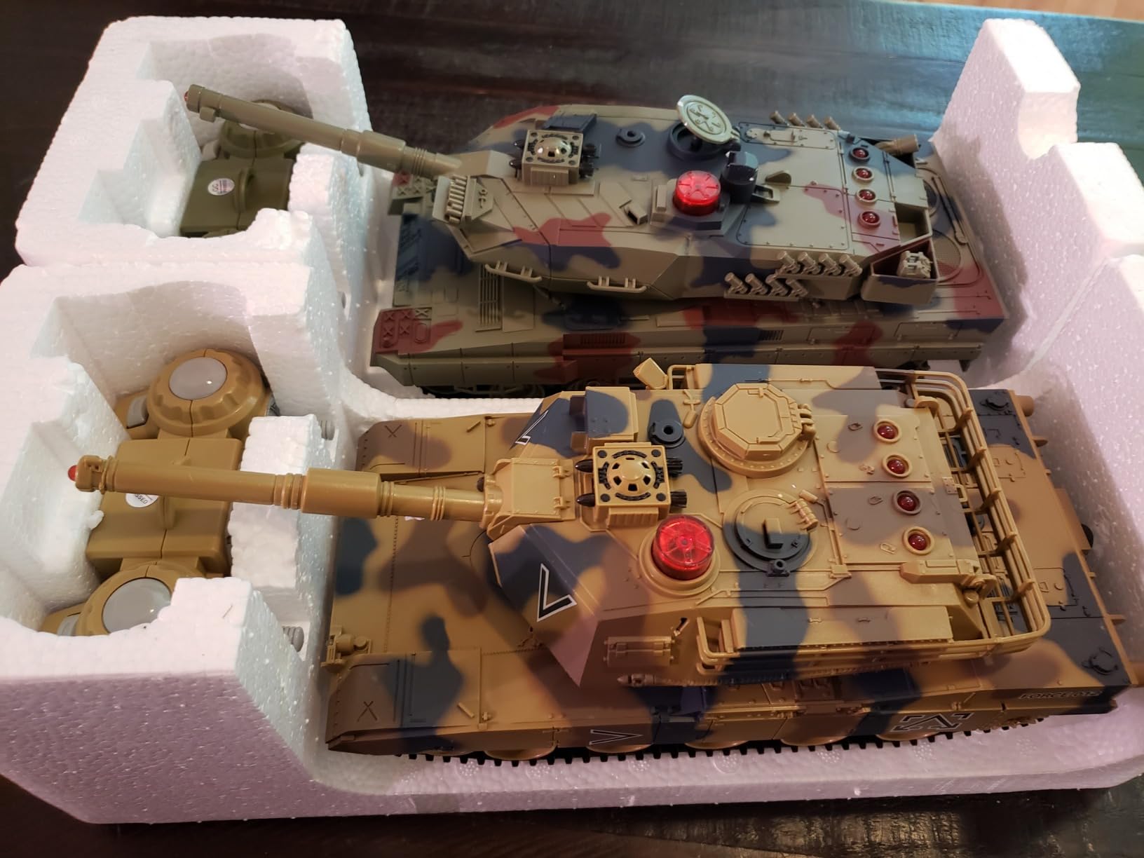 RC Tank Set, Army Battle Tanks with Spray,Remote Control Military Toys Set customer photo 1
