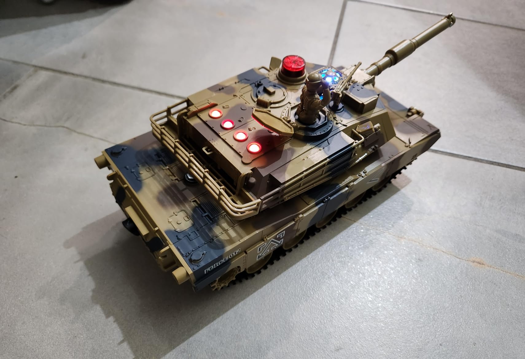 RC Tank Set, Army Battle Tanks with Spray,Remote Control Military Toys Set customer photo 2