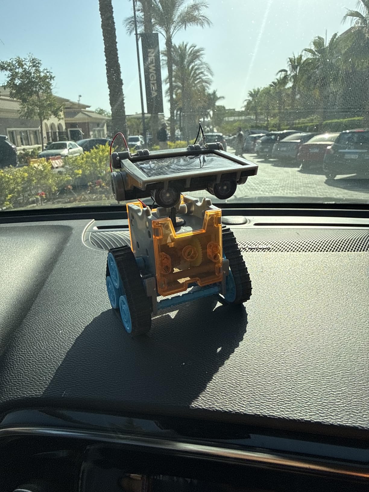 Wesfuner 30-in-1 Solar Robot Building Kit STEM Gift for Boys Ages 8-13 customer photo 1