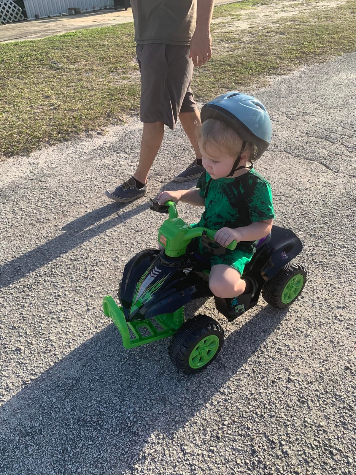 Monster Jam 6V ATV Quad for Kids - Powerful and Safe Ride-On Toy with Rechargeable Battery - Forward and Reverse Driving - Max Weight Capacity of 55 LBS - Ages 2-3 Years customer photo 2
