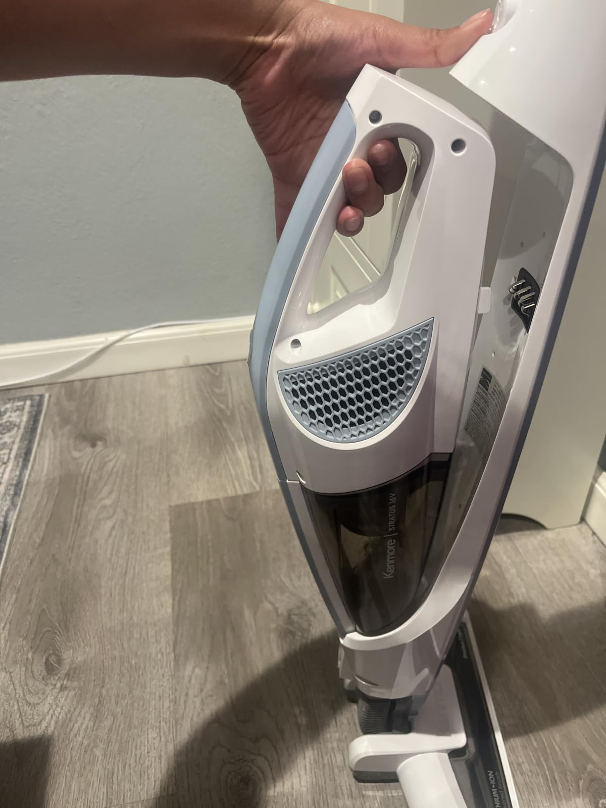 Kenmore DS1020 16V Cordless Stick Vacuum Lightweight 2-in-1 Handheld customer photo 2
