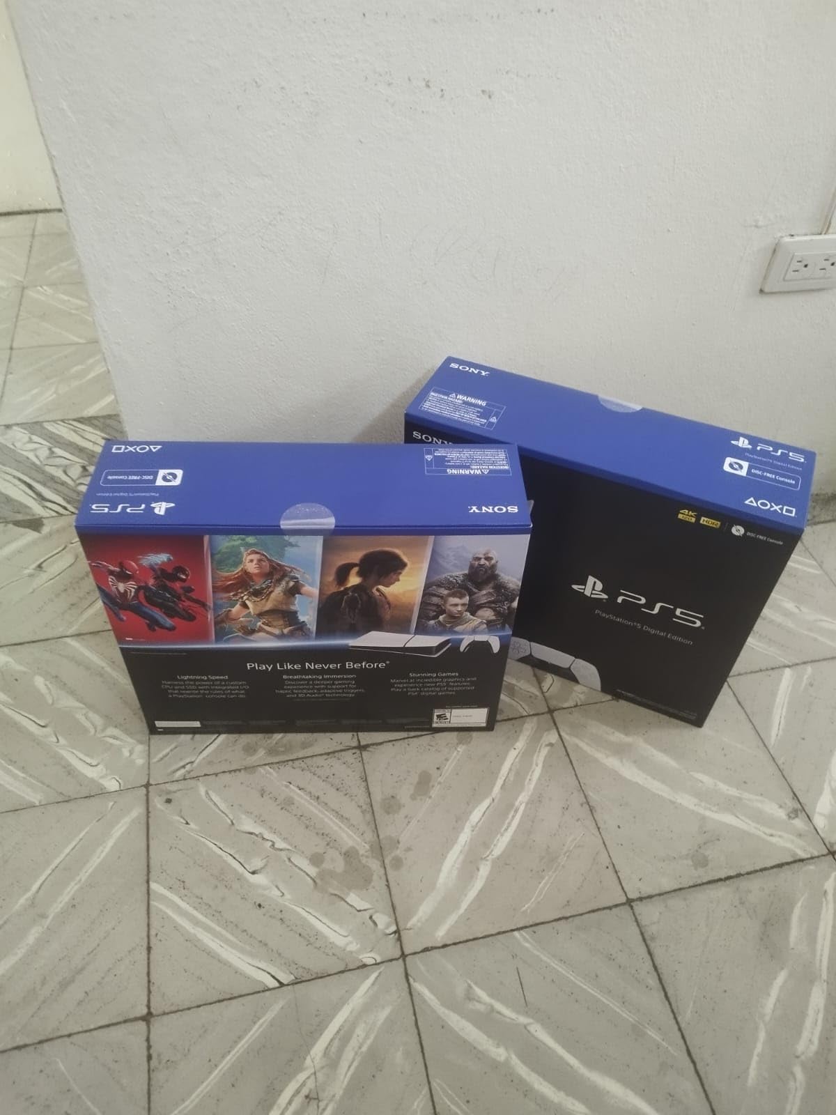 PlayStation®5 Digital Edition (slim) customer photo 1