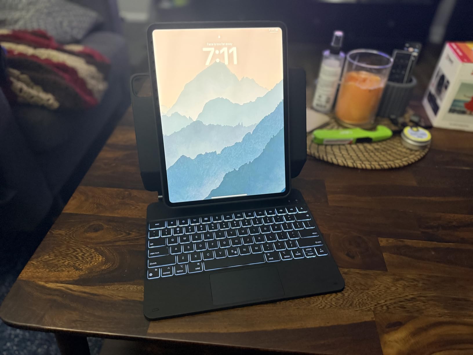 ESR for iPad Pro 13 Inch Case with Keyboard M5/M4,Multi-Mode Magnetic Stand customer photo 1