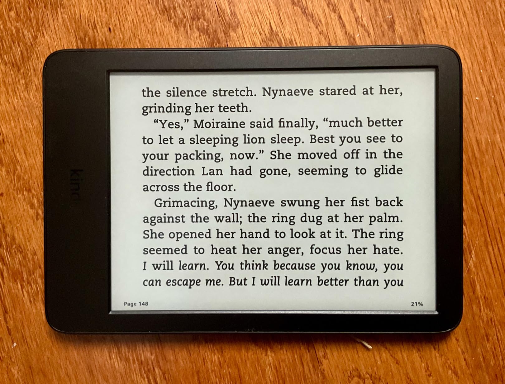 Amazon Kindle 16 GB (newest model) - Lightest and most compact Kindle, now with faster page turns, and higher contrast ratio, for an enhanced reading experience - Matcha + 3 Months of Kindle Unlimited (with auto-renewal) customer photo 1