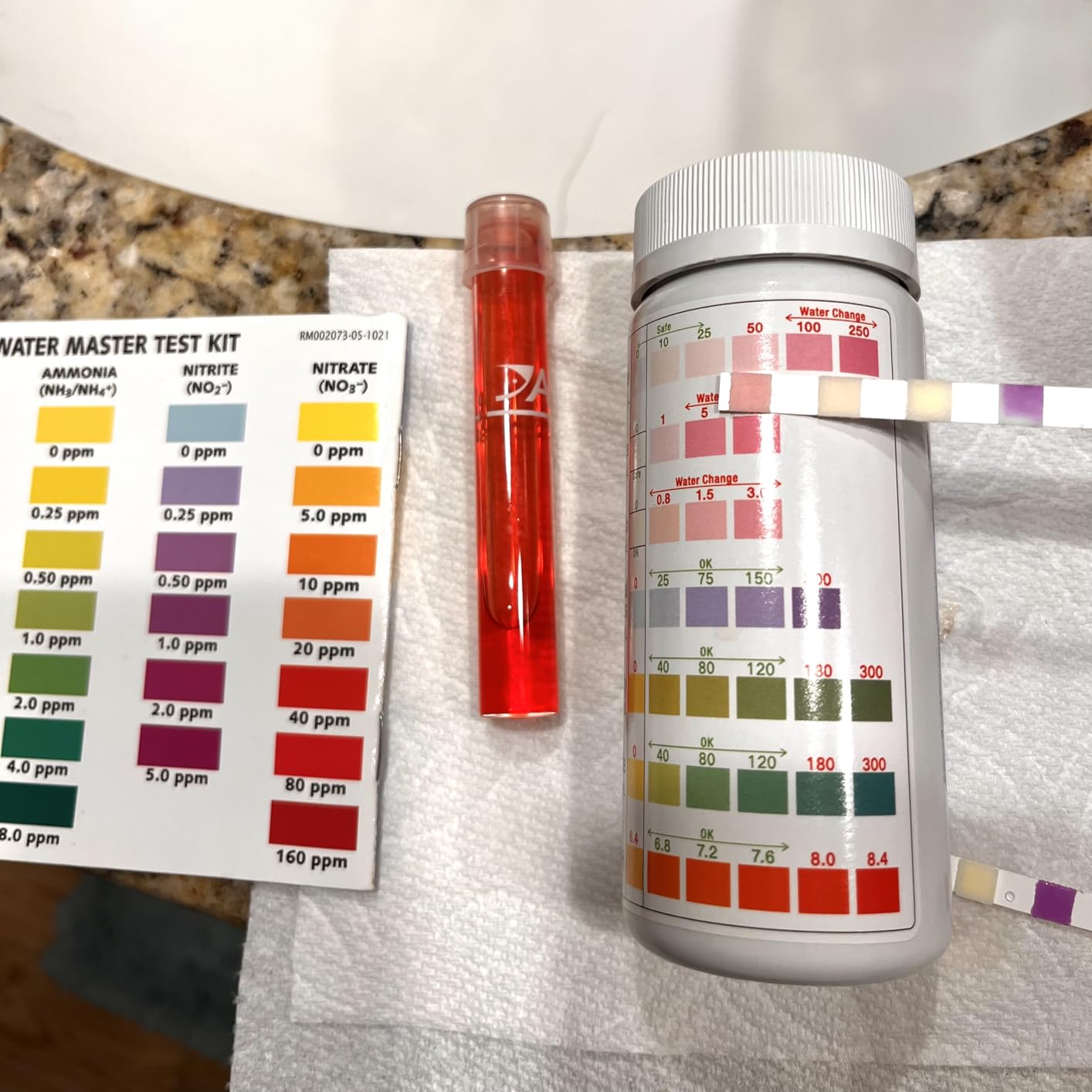 Salt-Water Pool Test Strips Kit: 125 Counts 8-in-1 for Salt Water Pool Testing Kit, Salt Pool Test Strips for Hot Tub Spa Testing Salt Chlorine pH and More customer photo 1